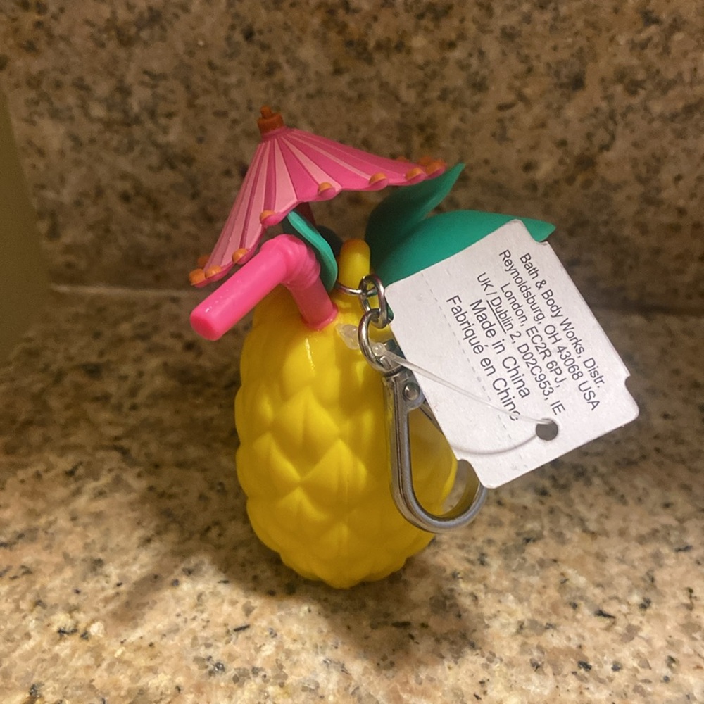 BATH AND BODYWORKS: HAND SANATIZER HOLDER - Picture 4 of 4